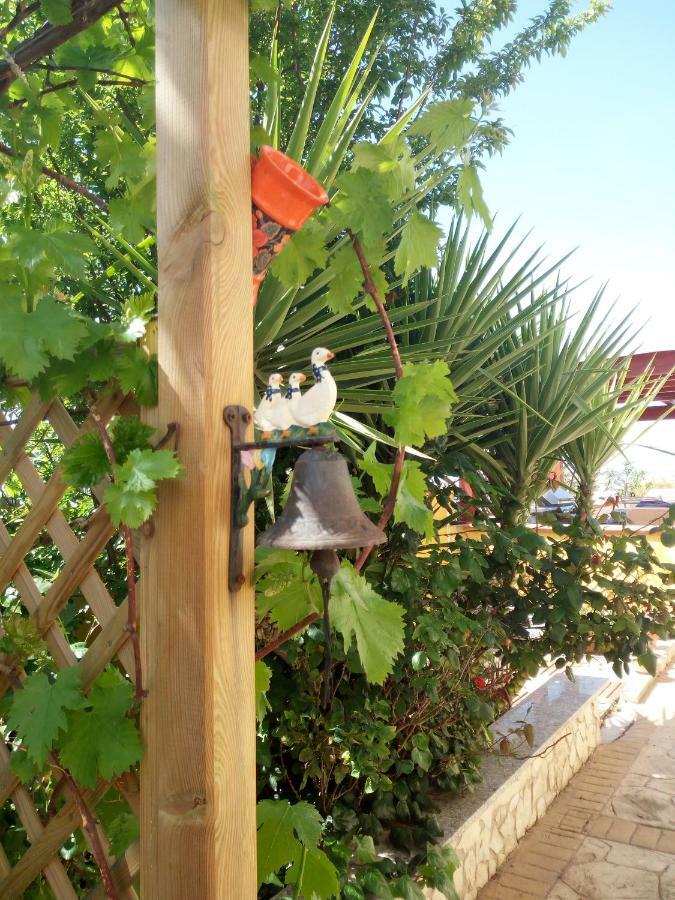 B&B Villa Sul Golfo Куарту-Сант'Элена Экстерьер фото